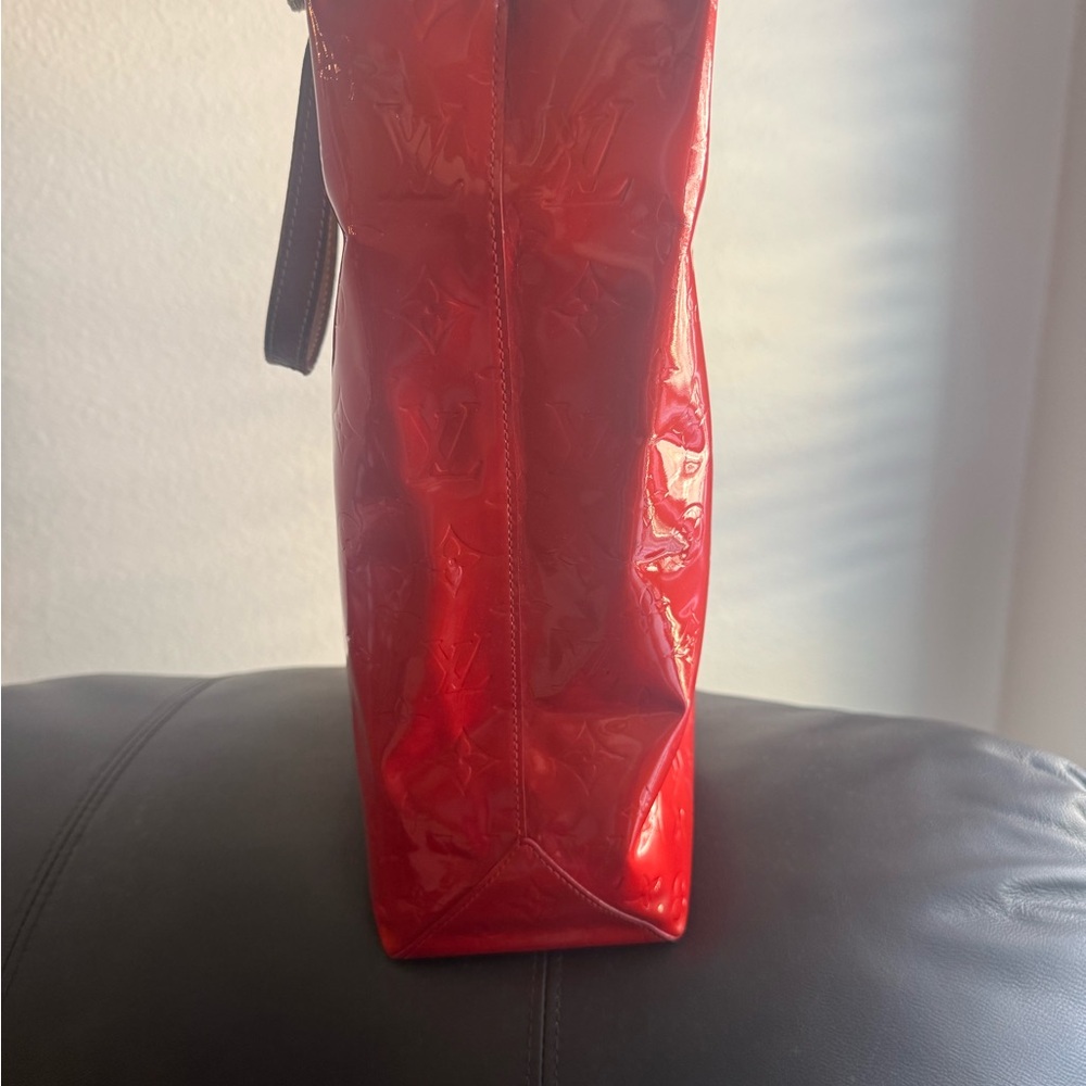 ❤️ Louis Vuitton Red Monogram Vernis Tote Bag | Patent Leather | Made in France - Picture 5 of 9